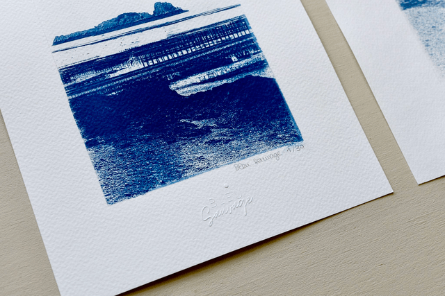 Affiche cyanotype photo de la Bretagne - Cancale entre ciel et mer