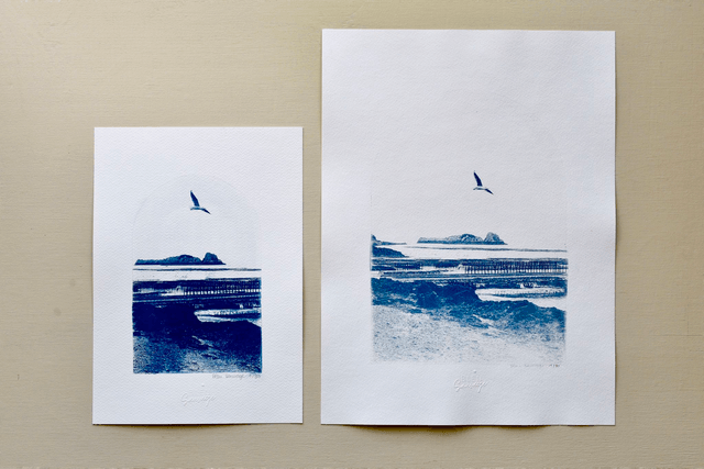 Affiche cyanotype photo de la Bretagne - Cancale entre ciel et mer